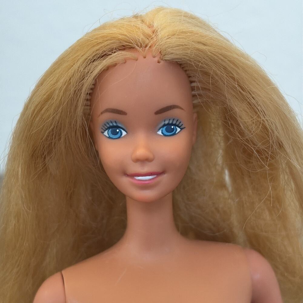 Superstar Era 1980s Vintage Blonde Mattel Barbie Doll 80s